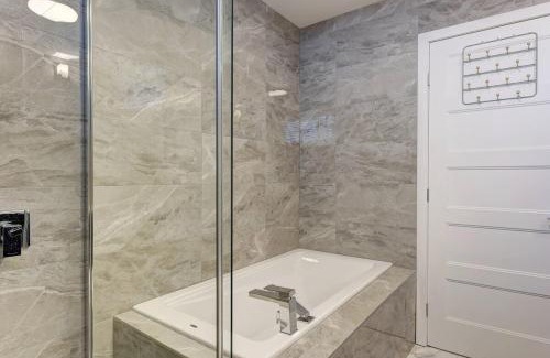 Mirabel Apartment | Luxury New Home - with Parking