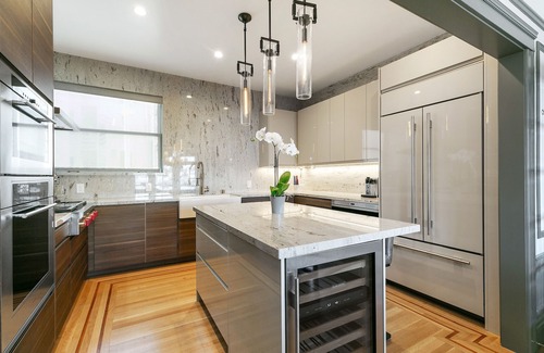 Russian Hill Apartment | Luxury New Penthouse 2 bedroom 2 bath w/office. ORGANIC SANITATION