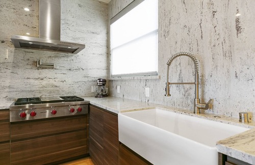 Russian Hill Apartment | Luxury New Penthouse 2 bedroom 2 bath w/office. ORGANIC SANITATION