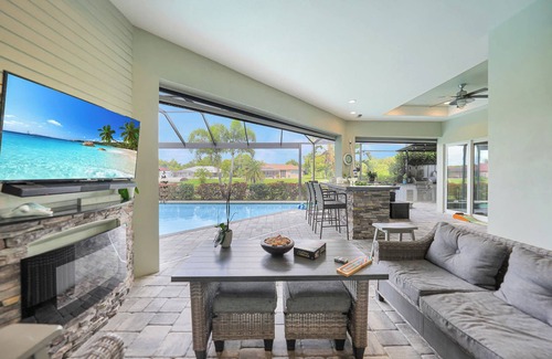 Port Charlotte House | Luxury NW Port Charlotte Retreat, pool/spa, canal