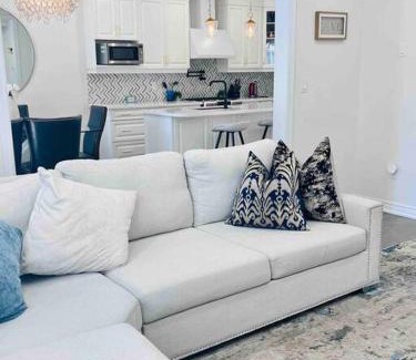 Oakville House | Luxury Oakville Home, Hot Tub, Fireplace, New Home