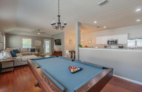 Wetmore House | Luxury Oasis Hot-tub, Games & Bbq By Fiesta Tx