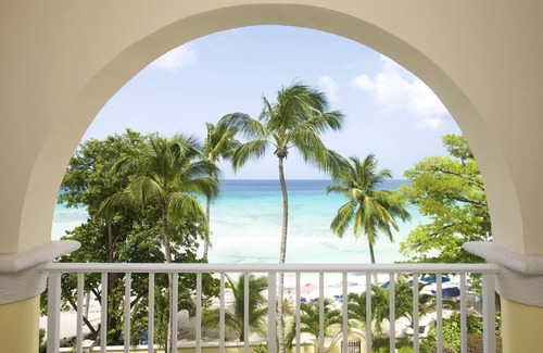 Dover Apartment | Luxury Oceanfront Condo with Pool - Sapphire 313