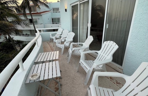 Playacar Beach Condo | Luxury oceanfront condo near charming Playa del Carmen with WiFi