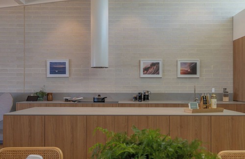 Aldinga Beach House | Luxury oceanfront retreat close to cellar doors of McLaren Vale
