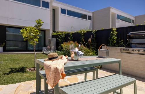 Aldinga Beach House | Luxury oceanfront retreat close to cellar doors of McLaren Vale