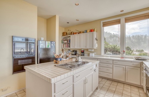 Neskowin House | Luxury Oceanfront w/Panoramic View of Pacific in Neskowin