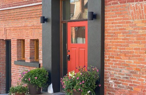 Rossland Apartment | luxury Old Firehall Suites Rossland BC