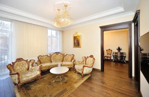 Old Town Apartment | Luxury Old Town Apartment