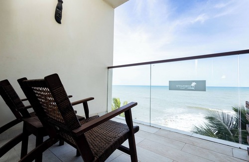 Accra Apartment | Luxury one bedroom Apt with sea facing balcony.