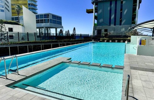 Broadbeach Apartment | Luxury Oracle Stay Ocean Views 2BR Level 11