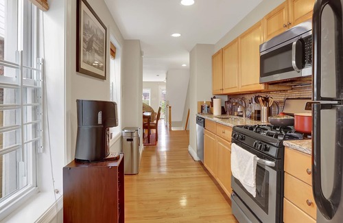 Canton House | Luxury Parkfront Haven with Hot Tub - Beloved by Families & their Dogs