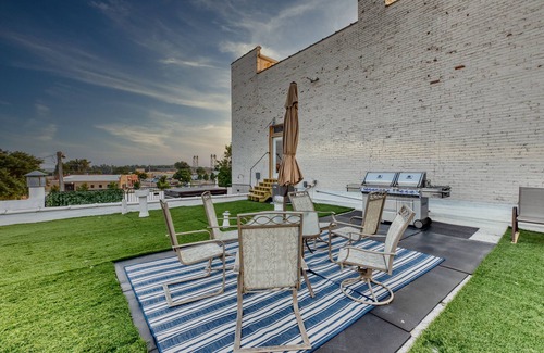 Yankton Apartment | Luxury Penthouse located in the heart of Yankton.