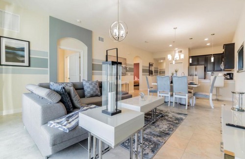 Historic Downtown Kissimmee House | Luxury Pet Friendly Homes