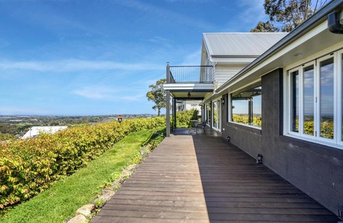 Mount Eliza House | Luxury & plush lifestyle 5 Bedroom house in Mt Eliza