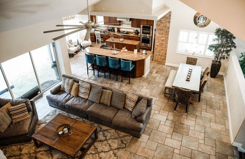 Plymouth House | * Luxury Pool * Hot Tub * 86 Inch TV *
