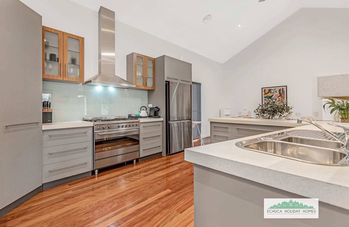 Moama House | Luxury Pool Villa | Murray River | 4BR