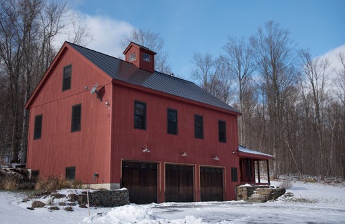 Stratton and Bromley Ski Areas House | Luxury Post and Beam Barn Set On 10 Acres