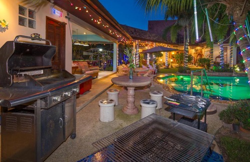 Nong Pla Lai Villa | Luxury Private Villa Near Pattaya Thailand