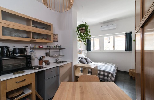 Quartiere XIII Aurelio Apartment | Luxury property in Vatican area 5 BR & 5BA Terrace and Jetted tubs A/C Wif