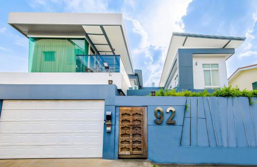 Phlabphla Villa | Luxury Pure Modern Pool Villa 5Bed Nr BTS&Central