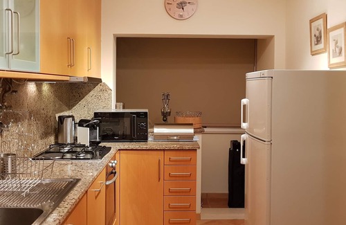 Vale do Garrao Apartment | Luxury Raised Ground Flr.Apartment,1km to Stunning Beaches of Vale do Lobo Wi-Fi