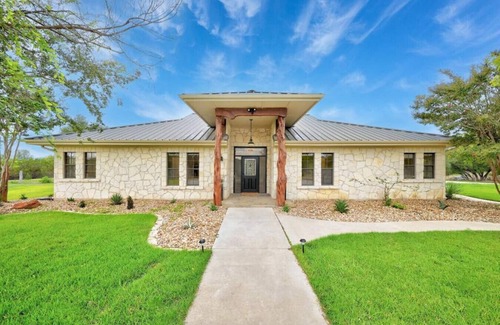 Dripping Springs Villa | Luxury Ranch Retreat Pool, Sleeps 18