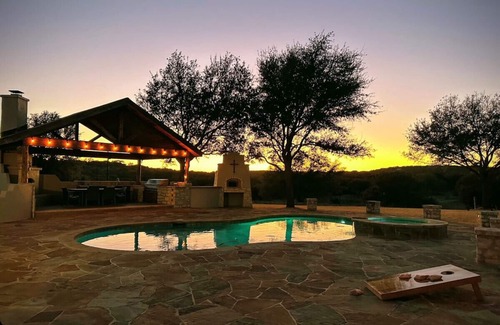 Dripping Springs Villa | Luxury Ranch Retreat Pool, Sleeps 18