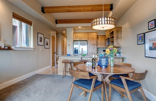 Kimball Junction House | Luxury Redstone Condo, Hot Tub, Shopping, Trails & Recreation Center -Park City Newark 77