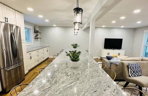 Bethel Park House | Luxury | Relax | Family