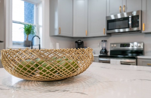 Trinidad Apartment | LUXURY Remodeled DC Suite- Near restuarants, H Street & downtown. Quiet area!