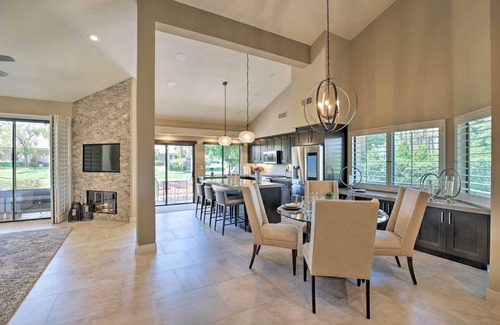 Palm Desert Condo | Luxury Remodeled Palm Desert Resort Condo!