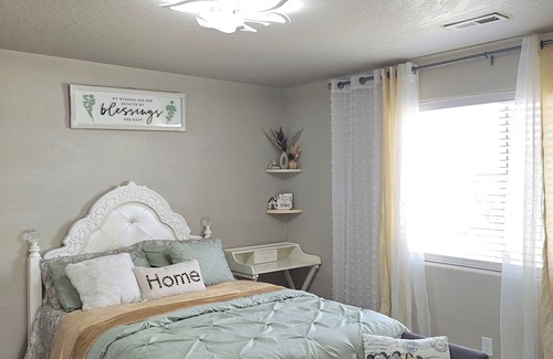 Pasco House | Luxury rental, Spare room