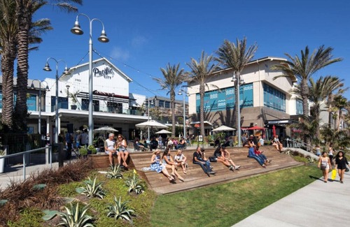 Huntington Beach Apartment | Luxury Rental | Block To Sand | Cozy | Comfort