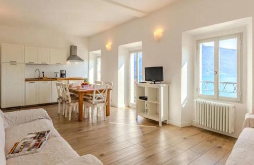Musso Apartment | Luxury Residence La Pianca - Pool and Terrace Lake View