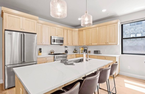 Park City Condo | Luxury Retreat – 3BR w/Balcony, Fireplace & Near Deer Valley Lifts