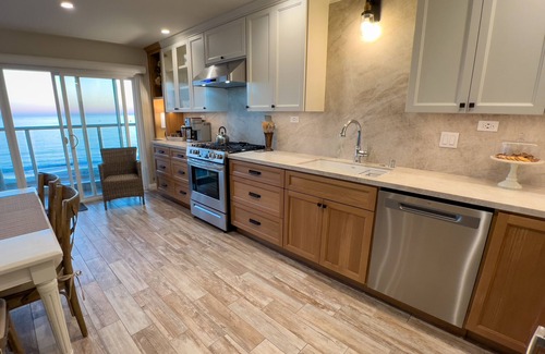 Rio del Mar Condo | LUXURY RETREAT FOR COUPLES ~ 180 DEGREE OCEAN VIEWS OF MONTEREY BAY
