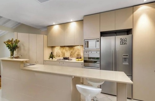Camperdown House | Luxury Retreat Home - 4Bed House - Mins from CBD