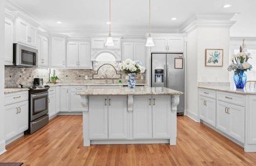 Red Bank House | Luxury Retreat in Red Bank TN