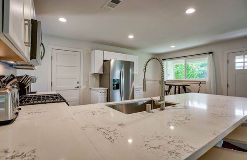 Redding House | Luxury Retreat under the Starlight!