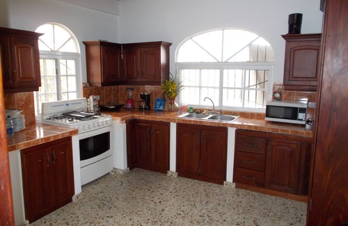 La Iglesia House | luxury retreats, destination weddings, honeymoon vacations, corporate stays,