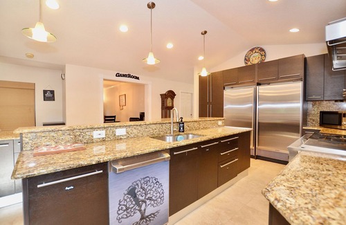 Port Saint Lucie House | Luxury Riverfront Home Pool Dock 20 Min To beach 15 Min to Mets Stadium Pets OK