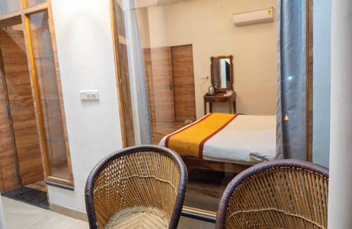 Sawai Madhopur Hotel | luxury room and beautiful garden. located at main ranthambore