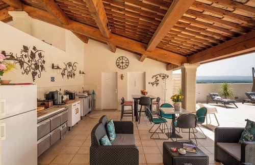 Crillon-le-Brave Apartment | Luxury Room in Charming Villa in Provence