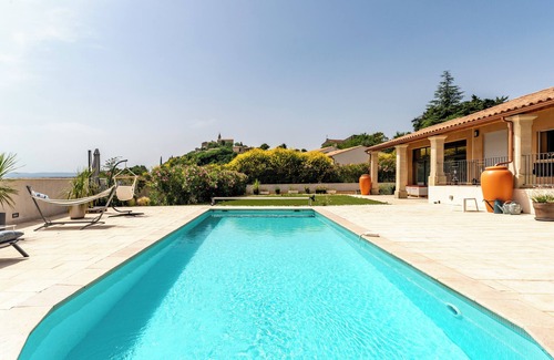 Crillon-le-Brave Apartment | Luxury Room in Charming Villa in Provence