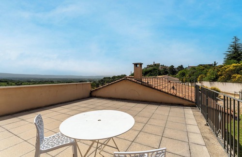 Crillon-le-Brave Apartment | Luxury Room in Charming Villa in Provence