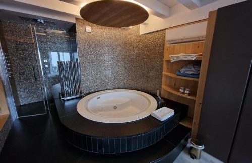 Treviso Apartment | Luxury Room & Private Spa - Rio Botteniga