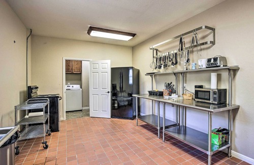 San Antonio House | Luxury San Antonio Retreat: 110-Acre Private Ranch