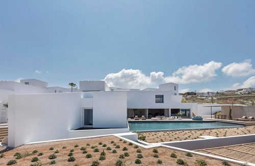 Oia Villa | Luxury Santorini Villa | Villa Echo | 6 Bedrooms | Two Private Pools & Amazing.