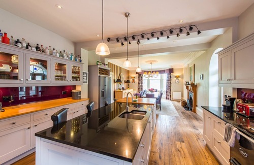 Kilchrenan Villa | Luxury Scottish holiday house on the shores of Loch Awe with boat house, jetty,